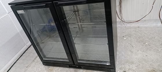 2 portas de vidro opõem o refrigerador superior da cerveja da exposição