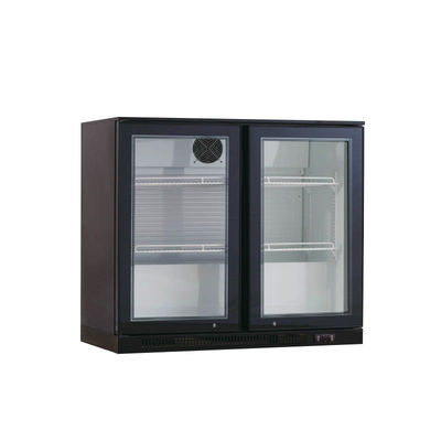 Anúncio publicitário sob refrigerador de vidro preto superior do contador ou da cerveja da porta da barra o único
